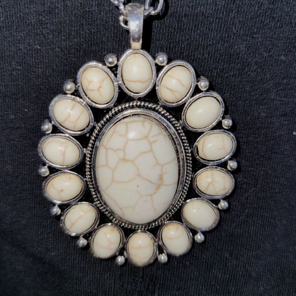 Bundle of NWT Paparazzi necklaces. - Picture 5 of 9